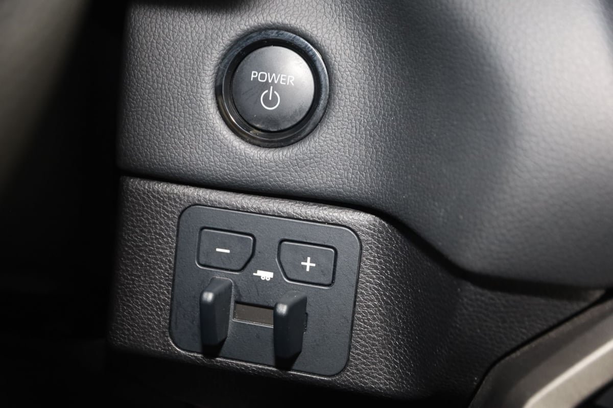 Used 2025 Toyota Tundra Limited AWD/4WD image 30