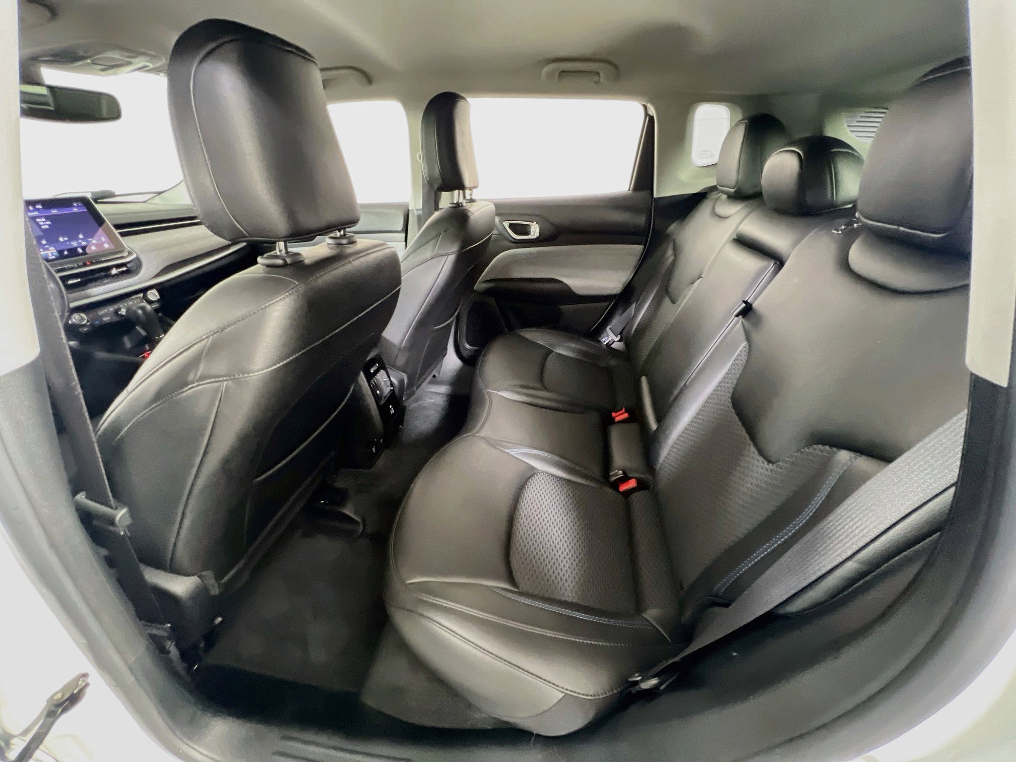 Used 2022 Jeep Compass Latitude w/ Convenience Group AWD/4WD image 22