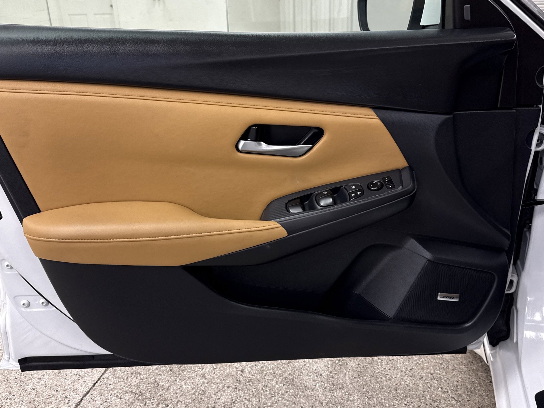 Used 2024 Nissan Sentra SV w/ SV Premium Package image 3