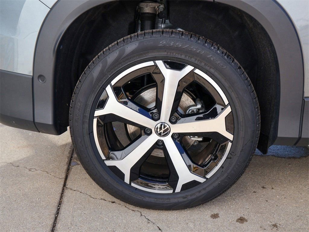 New 2026 Volkswagen Tiguan SE image 9