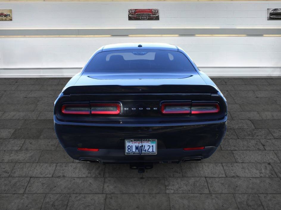 Used 2018 Dodge Challenger SXT RWD image 6