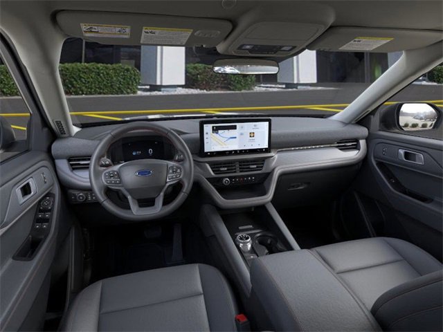 Used 2025 Ford Explorer Active w/ Active Comfort Package RWD image 9