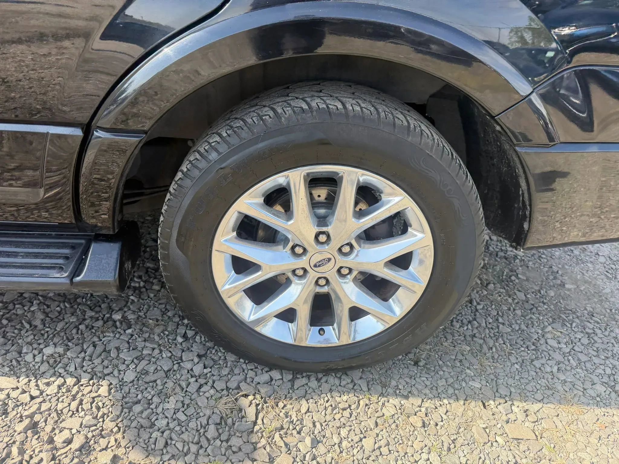 Used 2017 Ford Expedition Limited AWD/4WD image 9