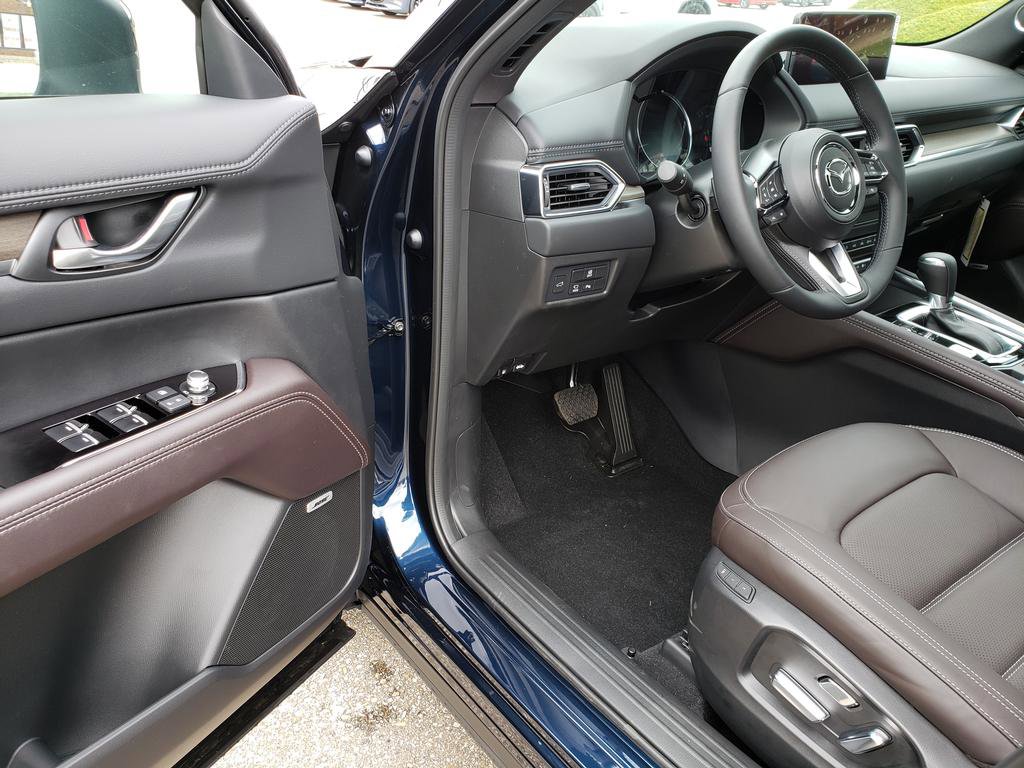 New 2025 MAZDA CX-5 Signature image 6