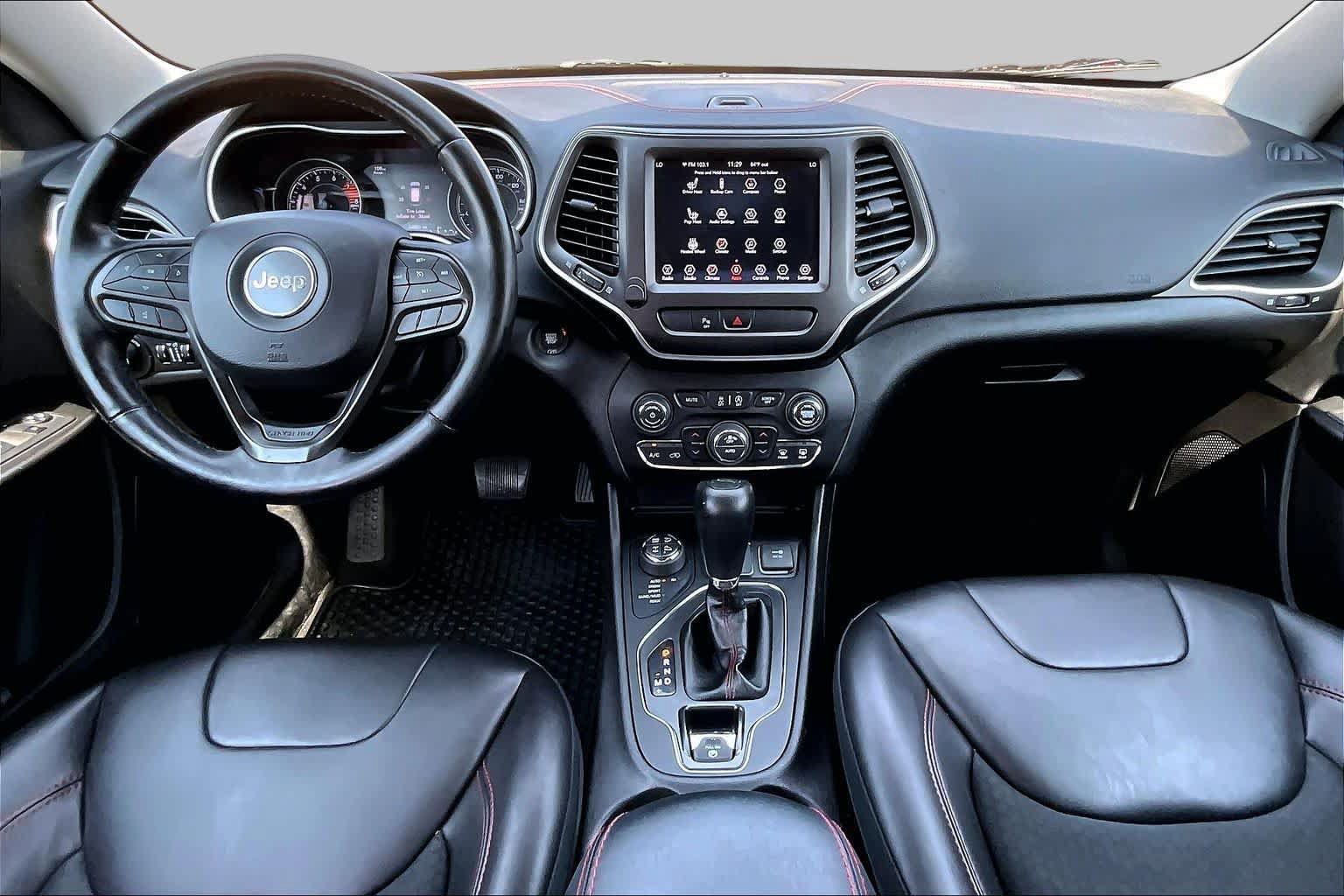 Used 2019 Jeep Cherokee Trailhawk w/ Cold Weather Group AWD/4WD image 16
