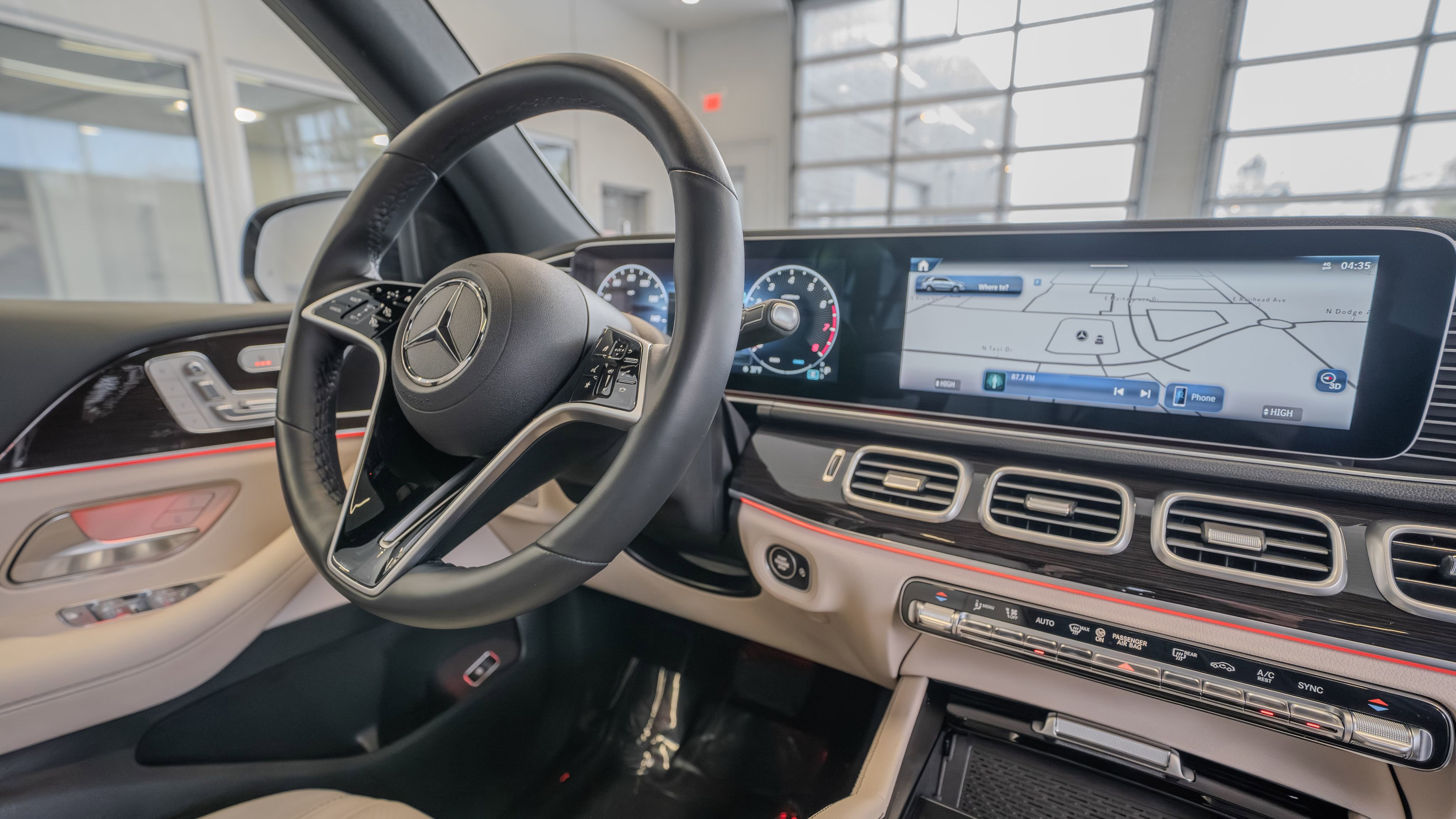 Used 2024 Mercedes-Benz GLE 350 4MATIC image 19