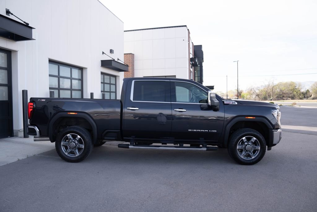 Used 2025 GMC Sierra 3500 SLT w/ SLT Premium Package AWD/4WD image 11