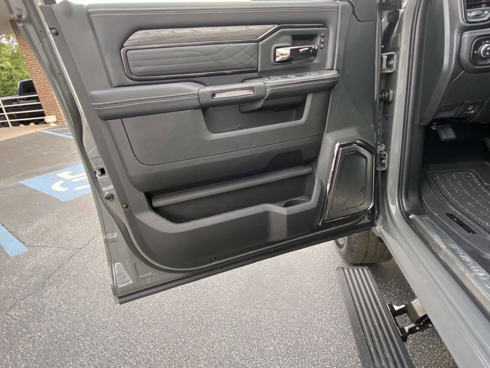 New 2026 RAM 2500 Limited image 9