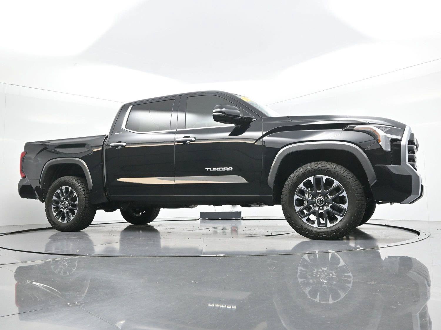 Used 2026 Toyota Tundra Limited AWD/4WD image 42