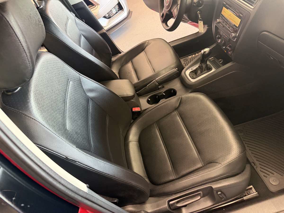 Used 2014 Volkswagen Jetta SE FWD image 18