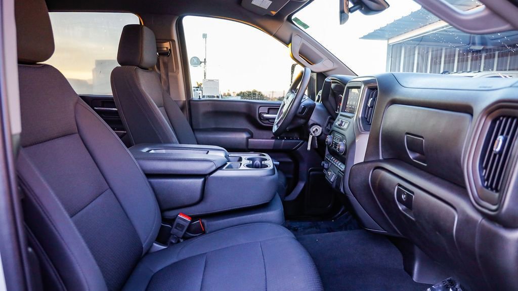 Used 2023 Chevrolet Silverado 2500 Custom w/ Custom Value Package image 17