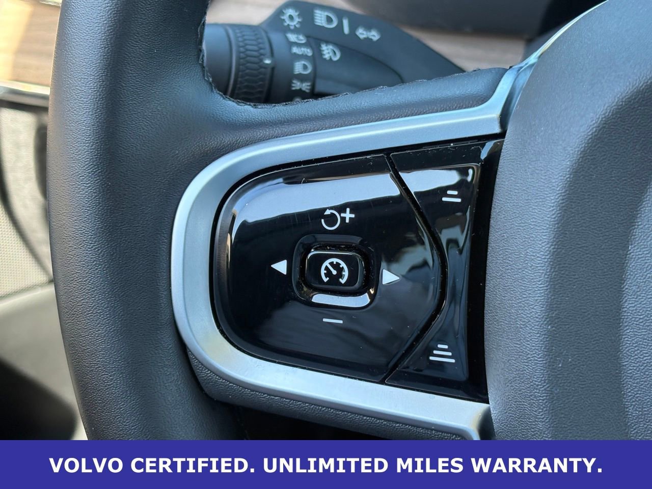 Certified 2025 Volvo XC90 B6 Plus image 18