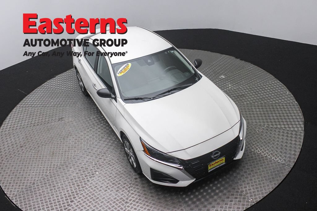 Used 2024 Nissan Altima 2.5 S FWD image 3