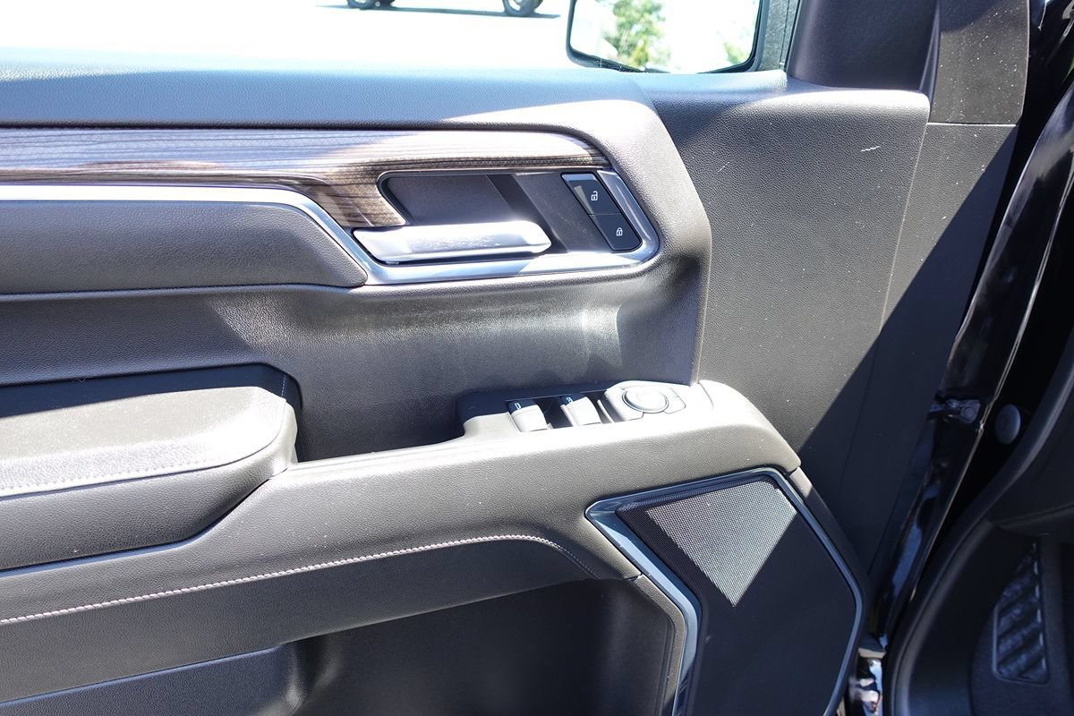 Used 2024 Chevrolet Silverado 1500 LT AWD/4WD image 16