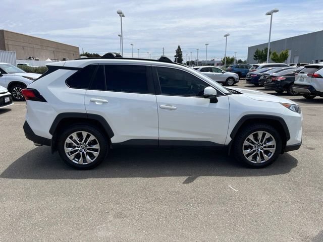 Used 2021 Toyota RAV4 XLE Premium FWD image 4