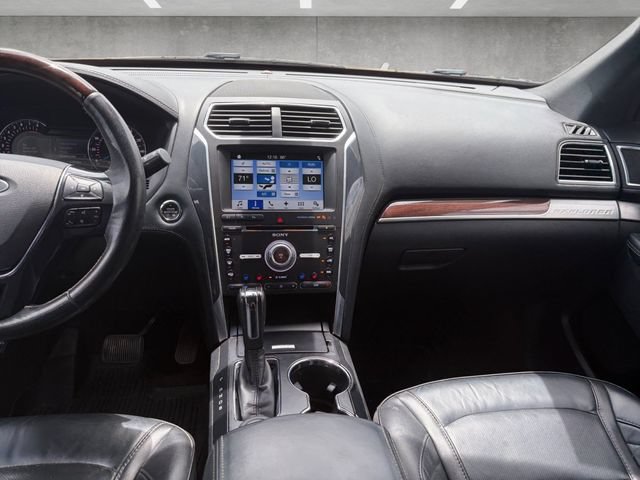 Used 2017 Ford Explorer Platinum AWD/4WD image 3