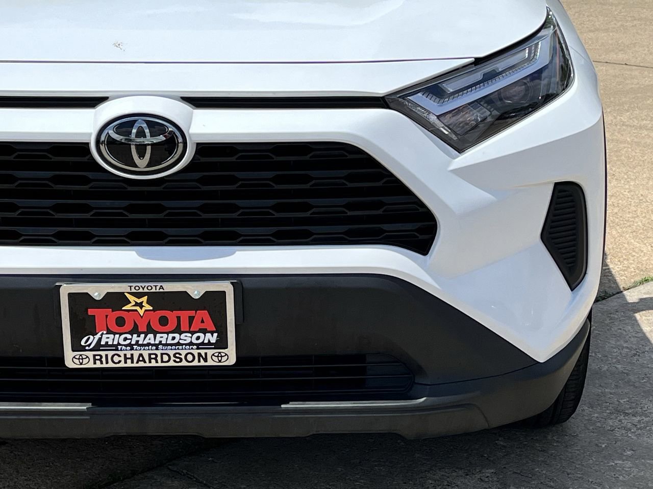 Used 2025 Toyota RAV4 LE AWD/4WD image 8