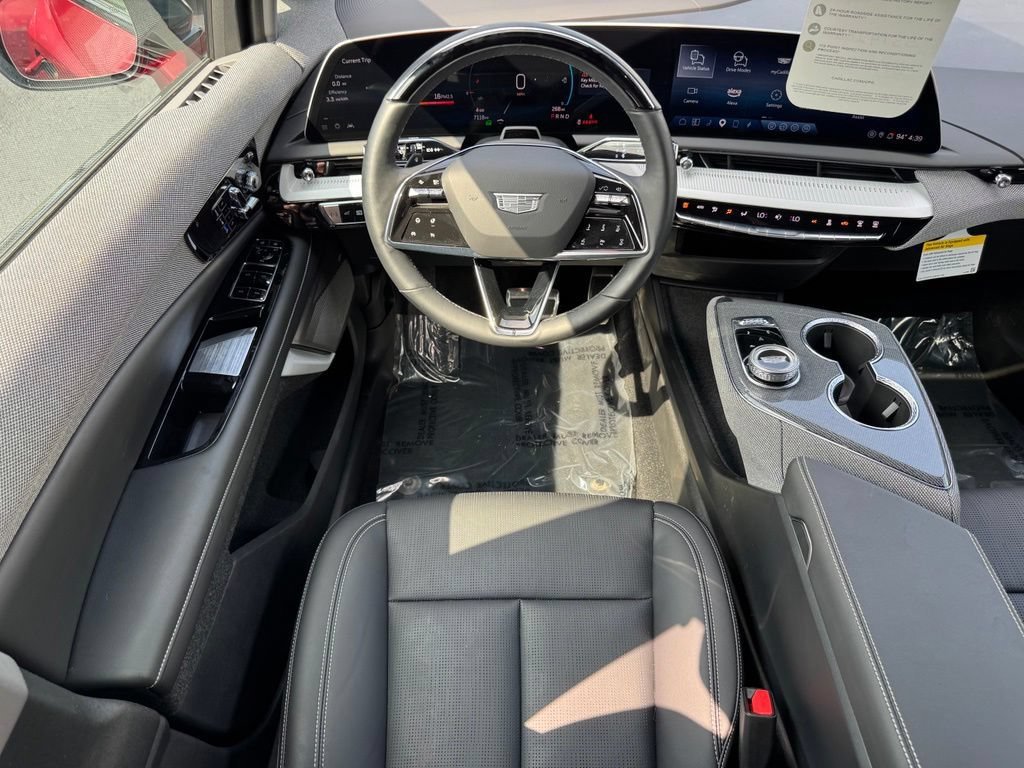 Certified 2025 Cadillac Optiq Sport 2 w/ LPO, Floor Liner Package AWD/4WD image 14