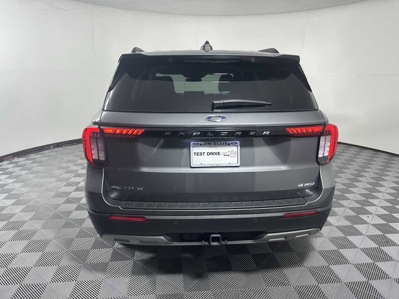 Used 2025 Ford Explorer Active w/ Active Comfort Package AWD/4WD image 6
