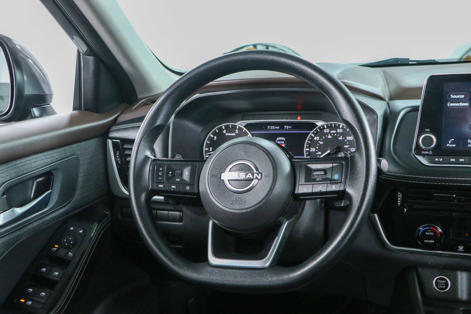 Used 2023 Nissan Rogue SV FWD image 12