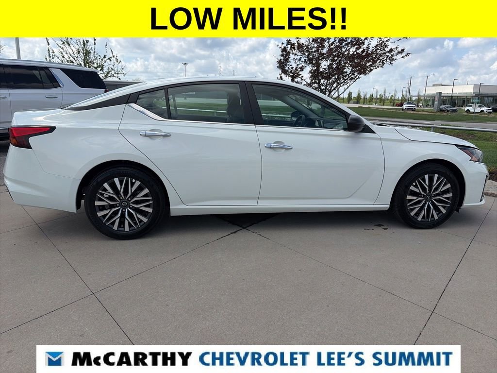 Used 2025 Nissan Altima 2.5 SV image 15