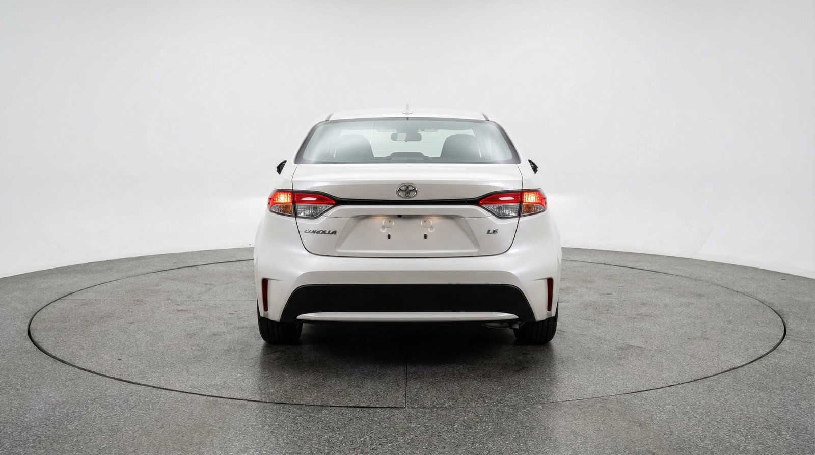 Used 2025 Toyota Corolla LE FWD image 7