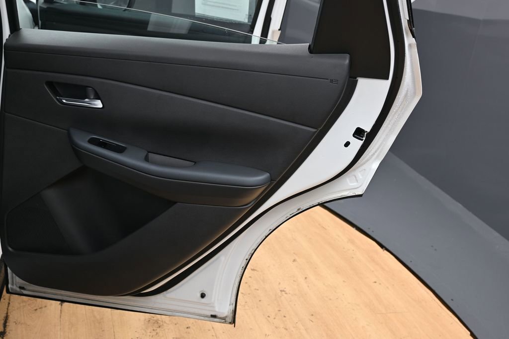 Used 2026 Nissan Leaf SV+ w/ Floor Mat Package (SV+) FWD image 35