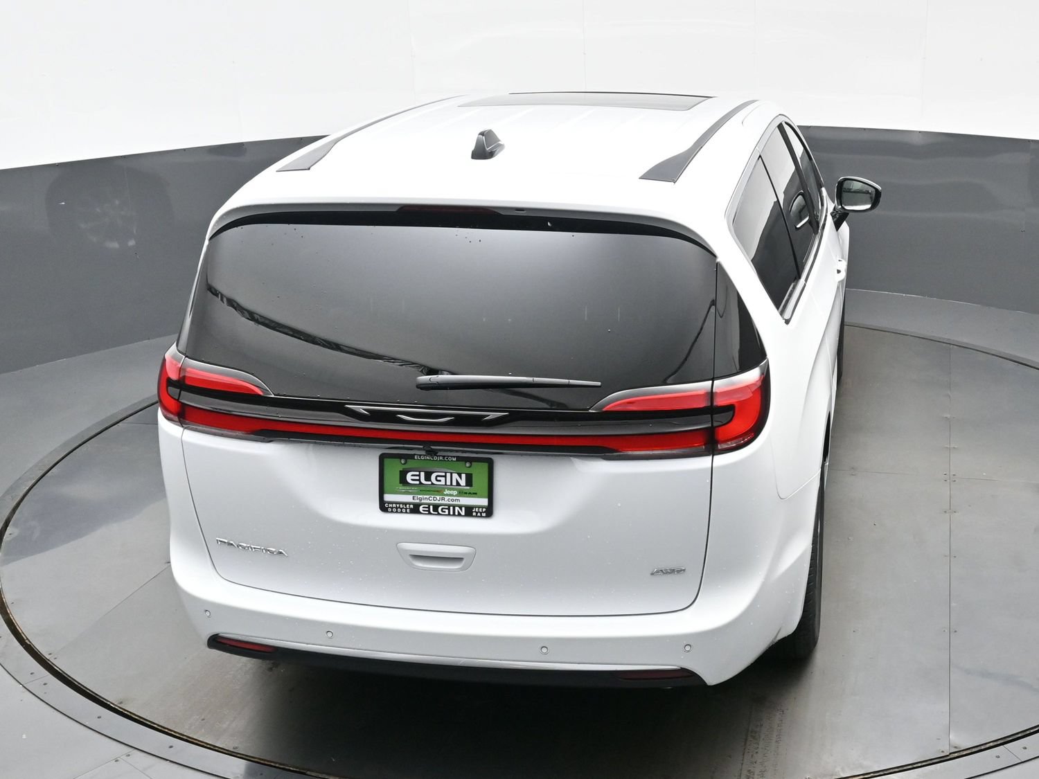 New 2027 Chrysler Pacifica Select AWD/4WD image 25