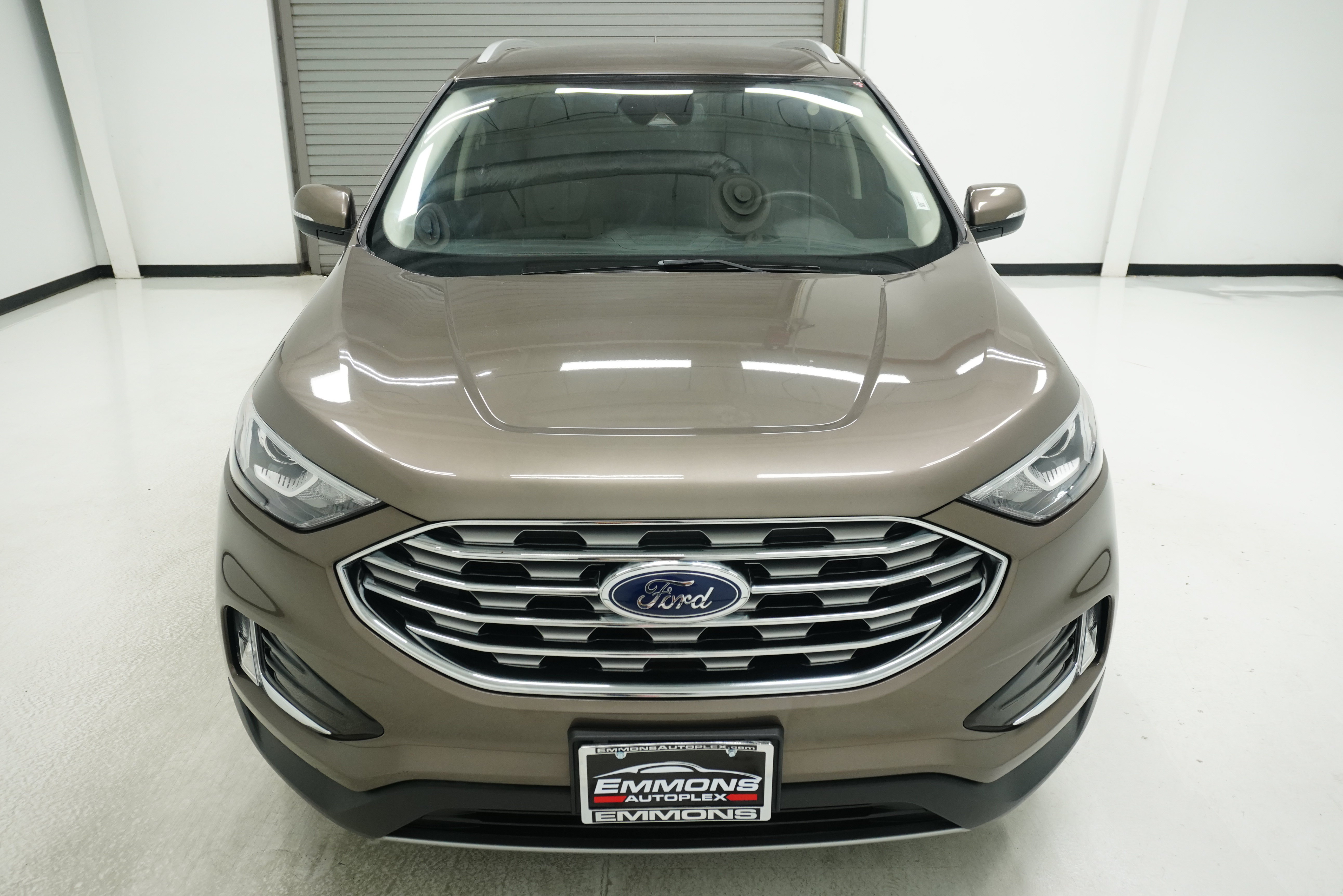 Used 2019 Ford Edge Titanium FWD image 2