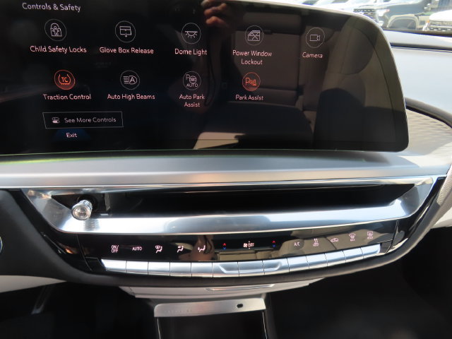 Certified 2024 Cadillac Lyriq Luxury AWD/4WD image 29