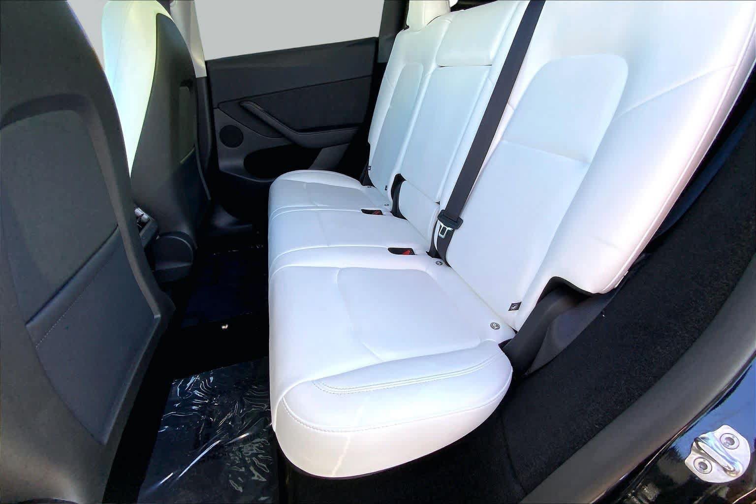 Used 2024 Tesla Model Y Long Range AWD/4WD image 19