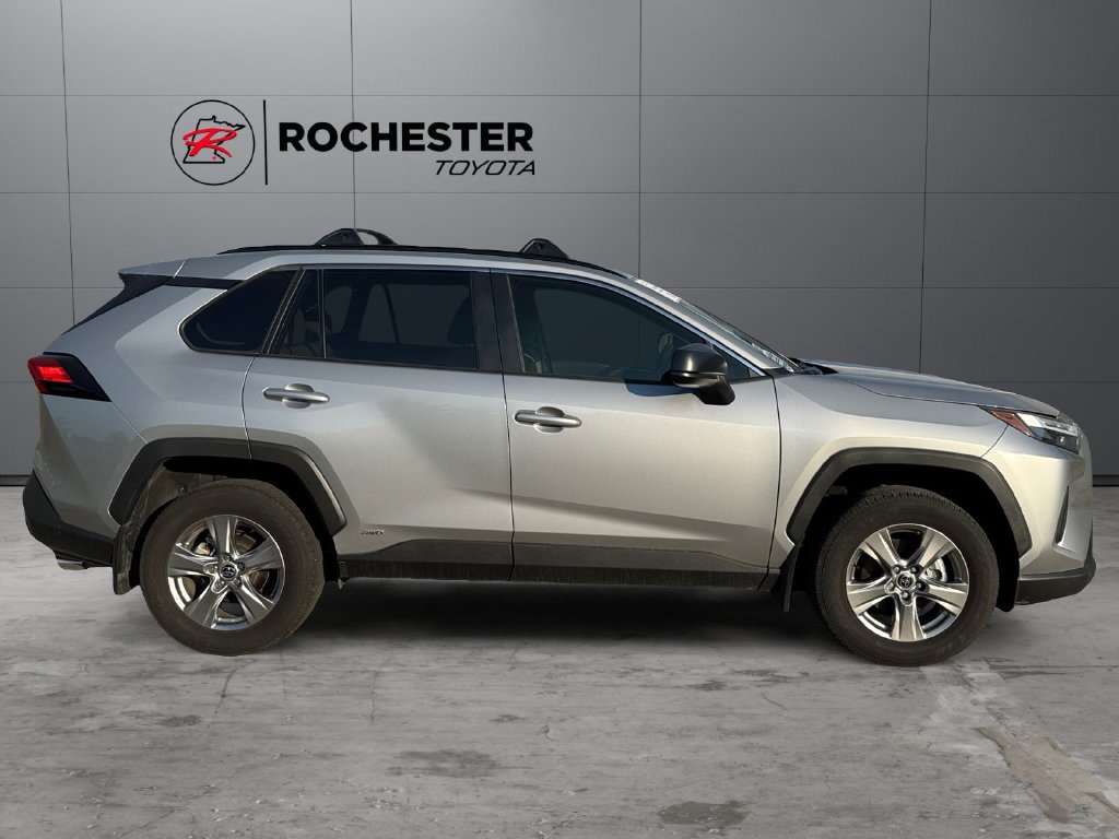 Certified 2025 Toyota RAV4 LE AWD/4WD image 6