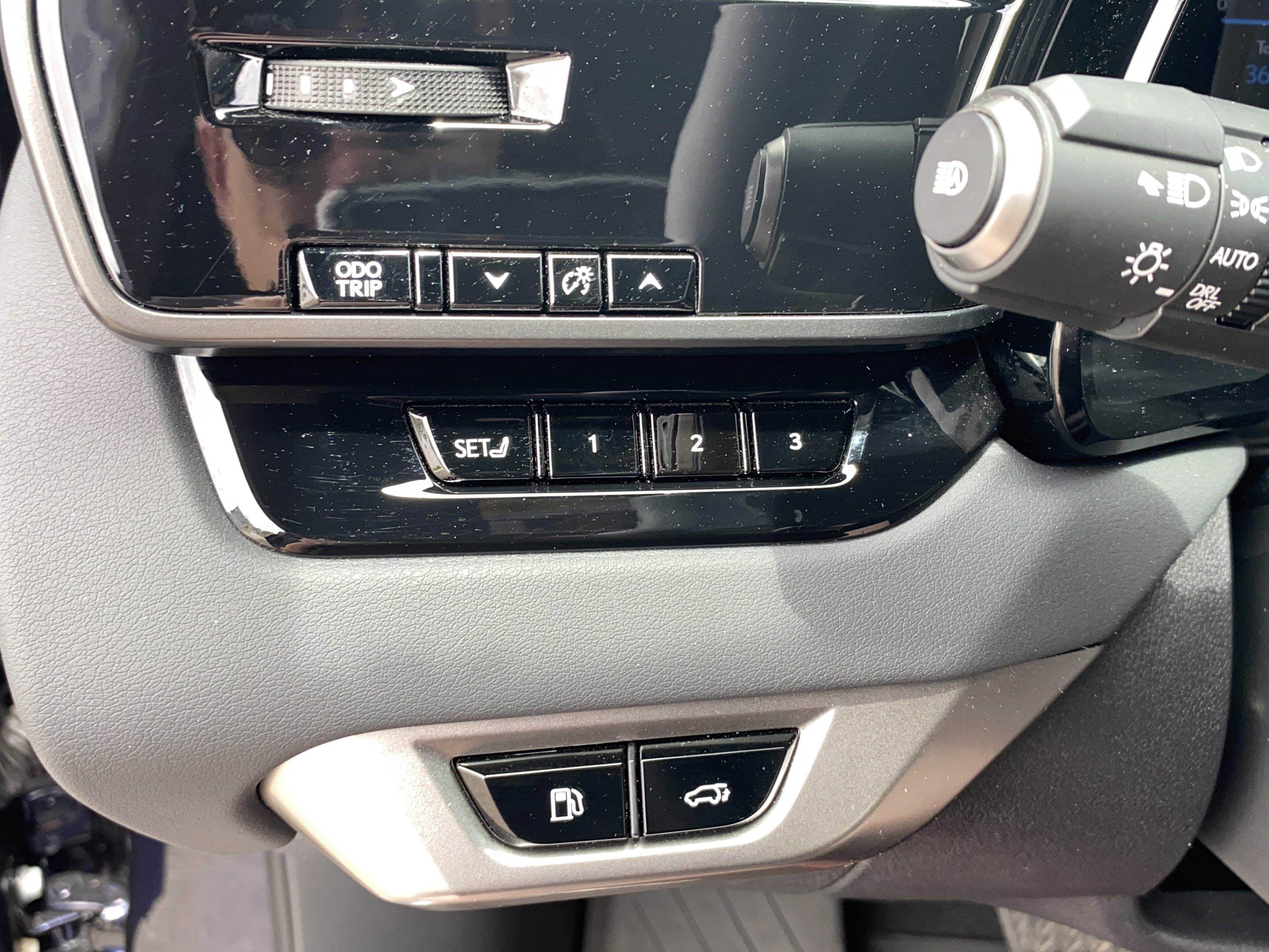 Used 2026 Lexus RX 350h w/ Accessory Package (2T) AWD/4WD image 14