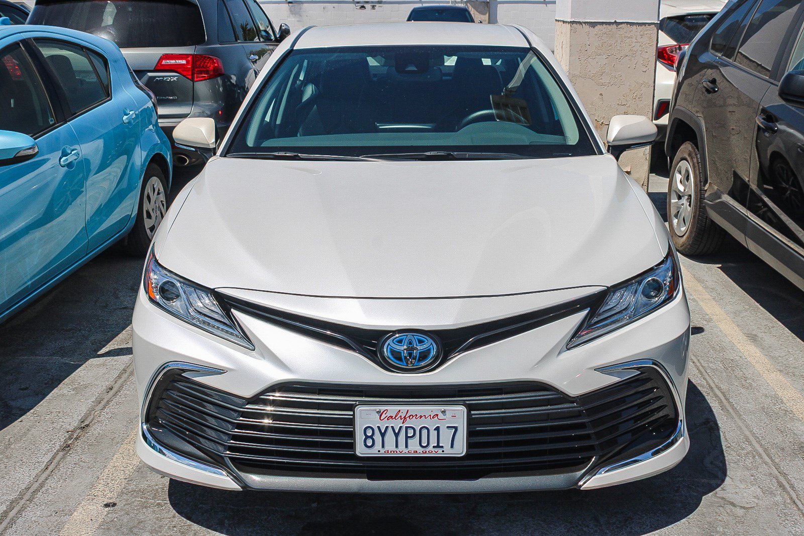 Used 2022 Toyota Camry XLE FWD image 3