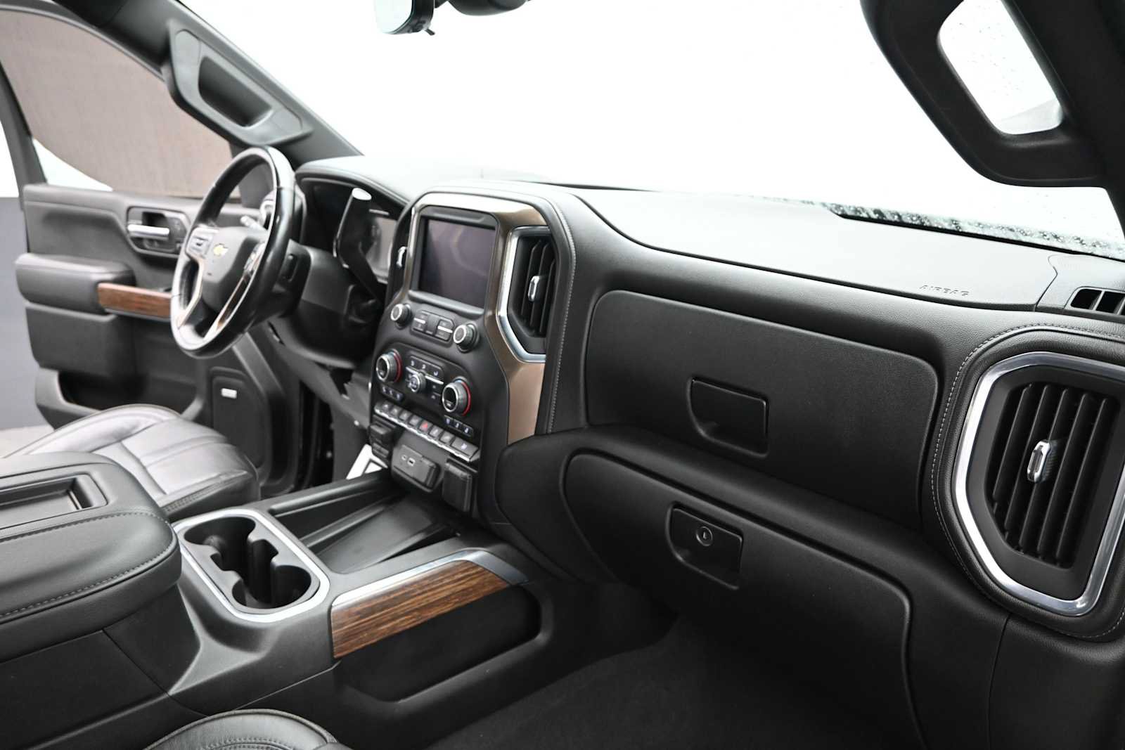 Used 2021 Chevrolet Silverado 1500 High Country w/ Technology Package AWD/4WD image 21