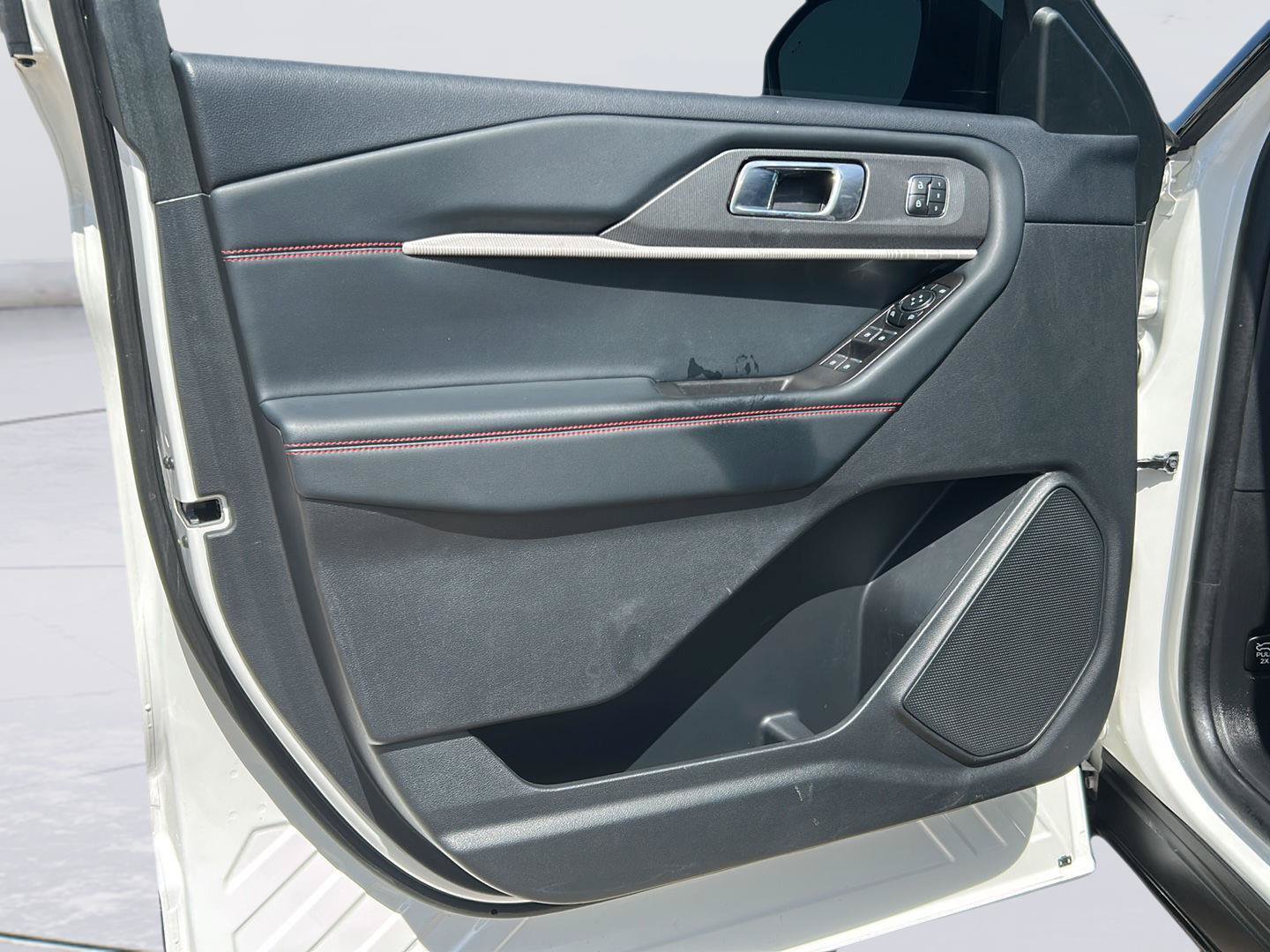 Certified 2025 Ford Explorer ST AWD/4WD image 8