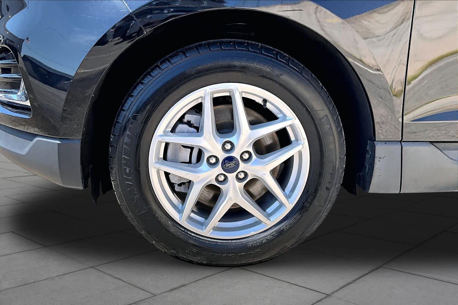Used 2022 Ford Edge SEL AWD/4WD image 11