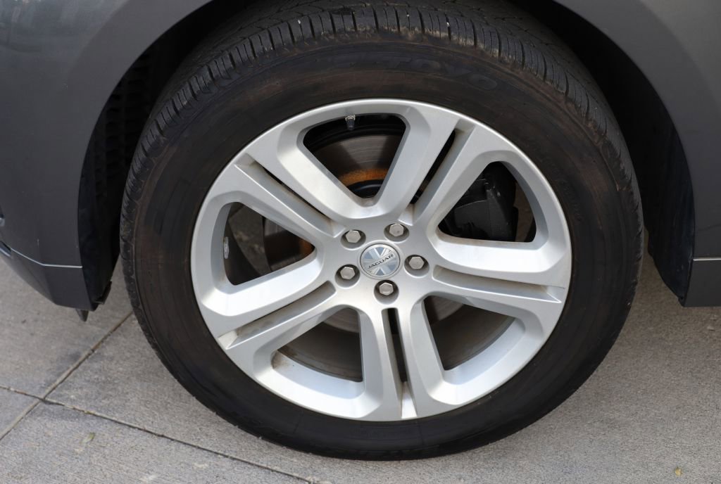 Used 2018 Jaguar F-PACE R-Sport AWD/4WD image 38