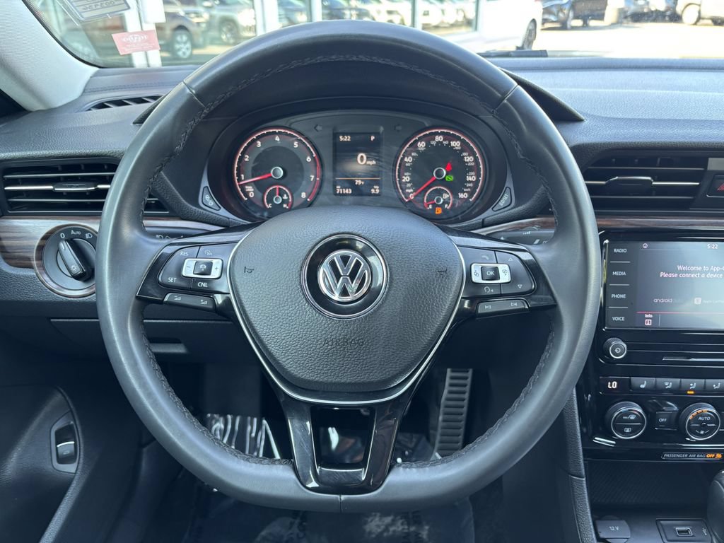 Used 2022 Volkswagen Passat 2.0T FWD image 11