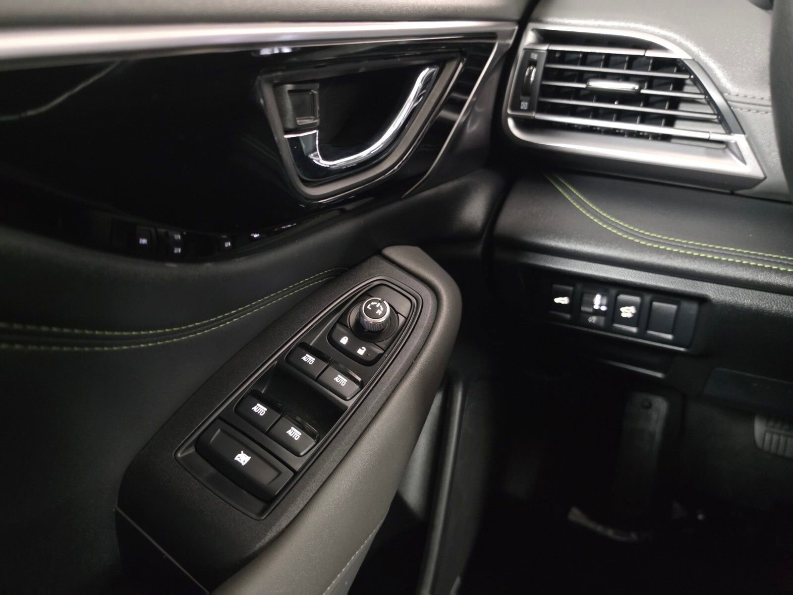 Certified 2025 Subaru Outback Onyx Edition AWD/4WD image 34