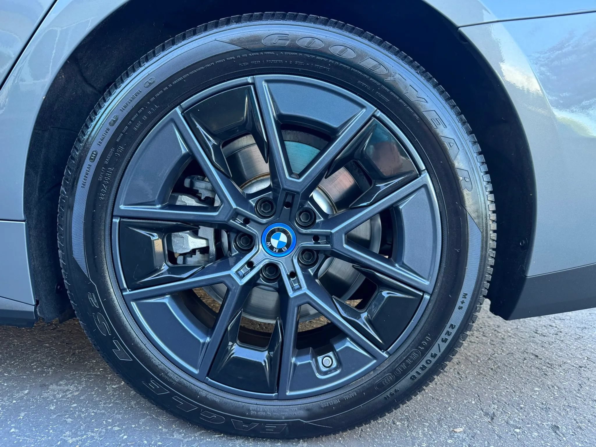 Used 2023 BMW i4 eDrive35 w/ Premium Package RWD image 18
