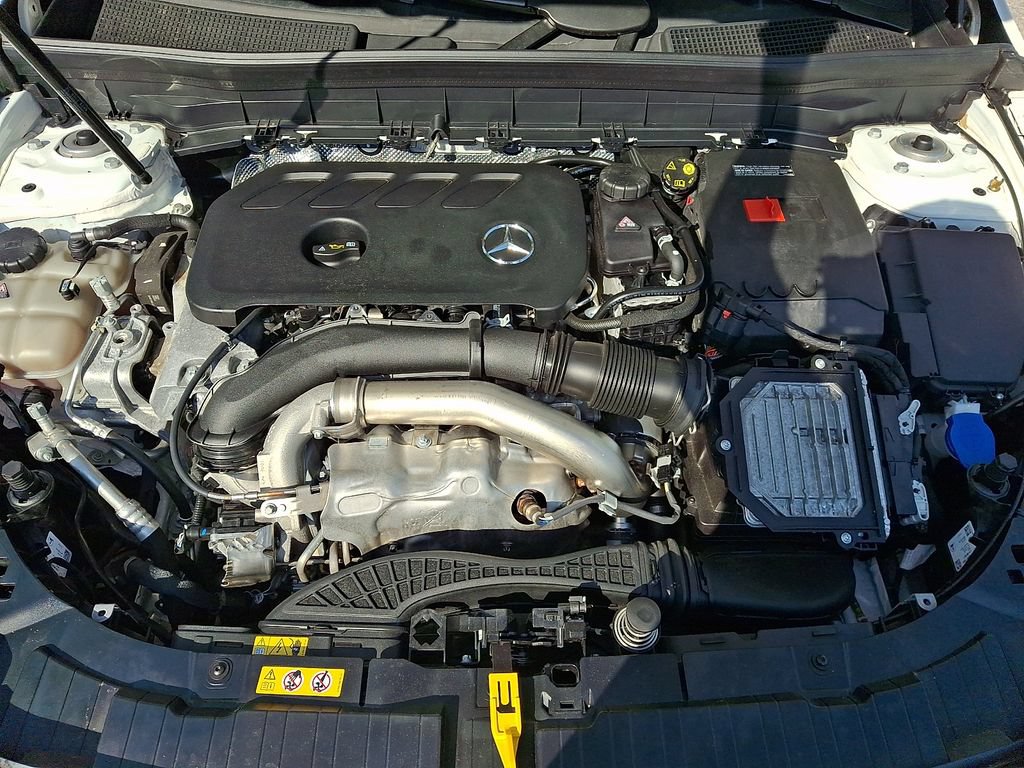 Used 2025 Mercedes-Benz GLB 250 4MATIC image 28