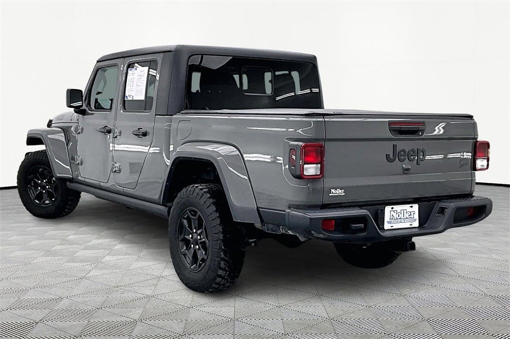 Used 2022 Jeep Gladiator Willys image 13
