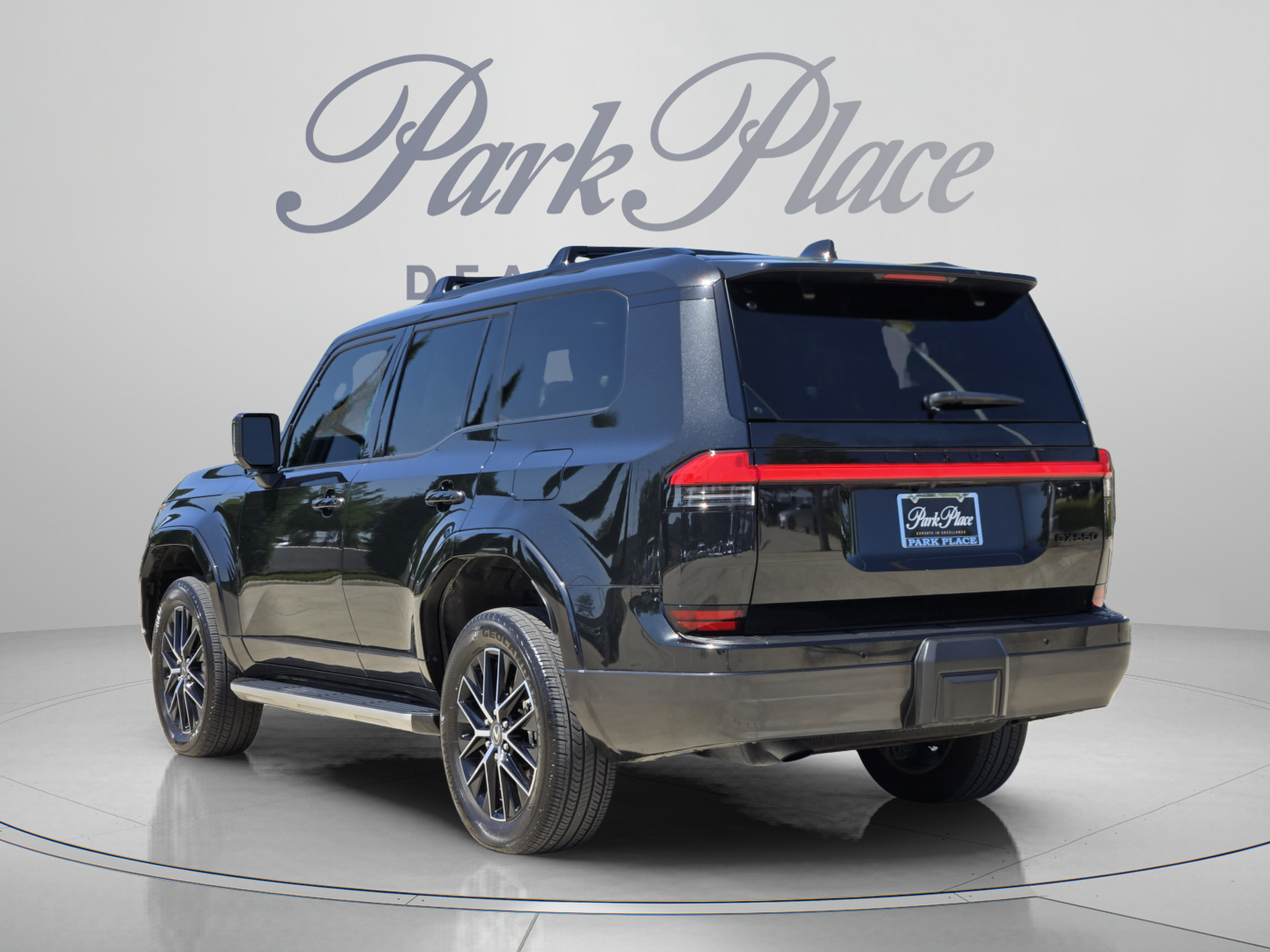Used 2024 Lexus GX 550 w/ Accessory Package (Z1) AWD/4WD image 3