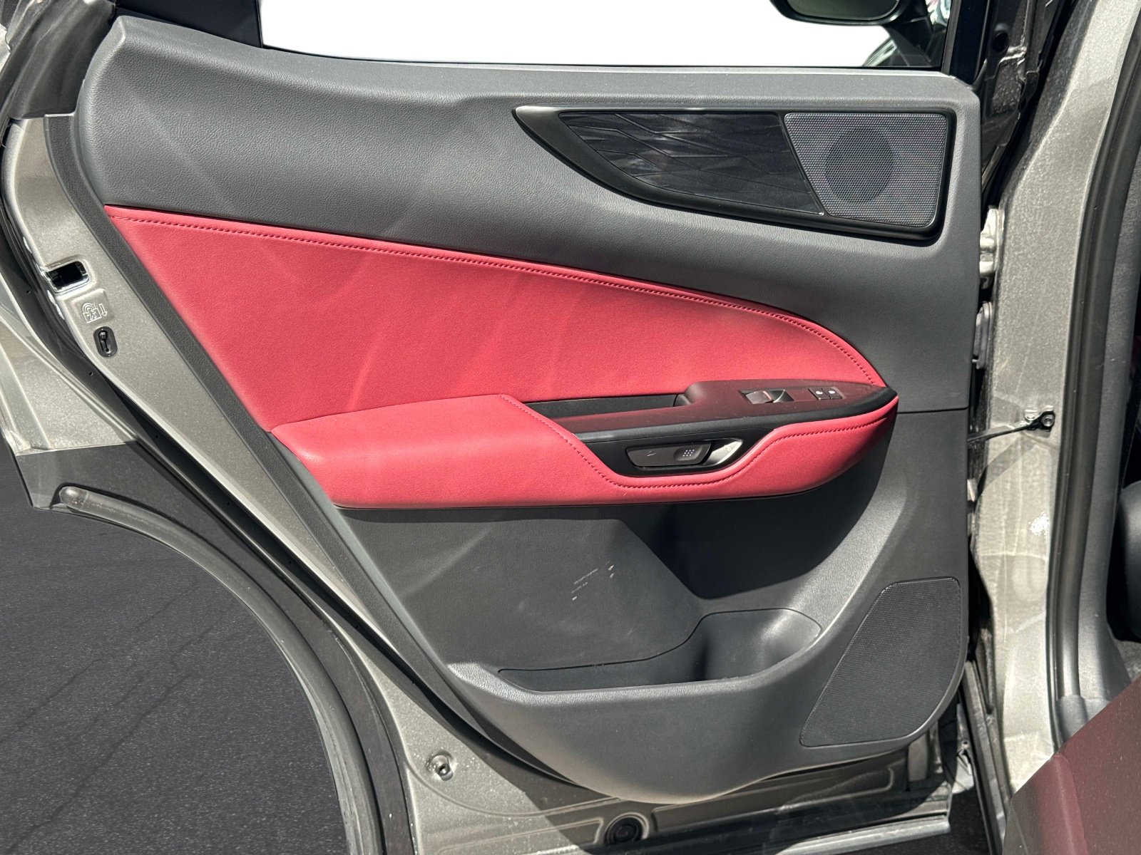 Certified 2025 Lexus NX 250 FWD w/ Accessory Package (Z1) image 13