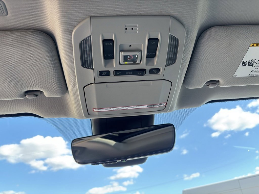 Used 2022 Toyota Highlander XLE image 18