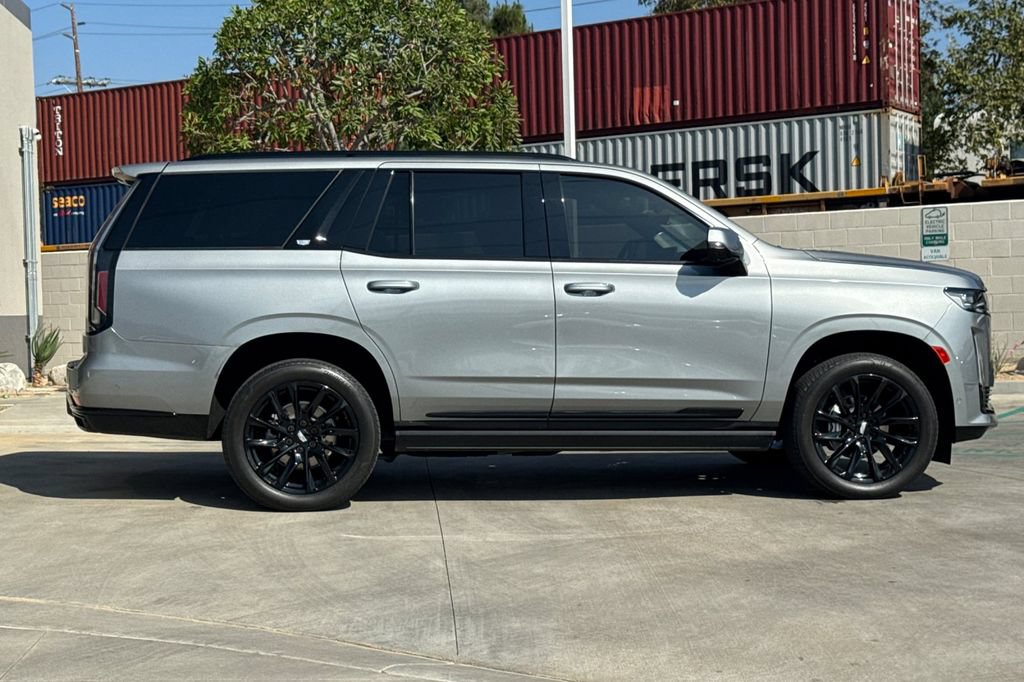 Used 2023 Cadillac Escalade Sport Platinum w/ LPO, ONYX Package AWD/4WD image 6