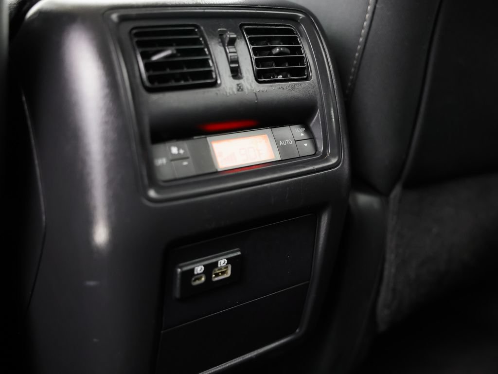 Used 2019 Nissan Pathfinder SV FWD image 17