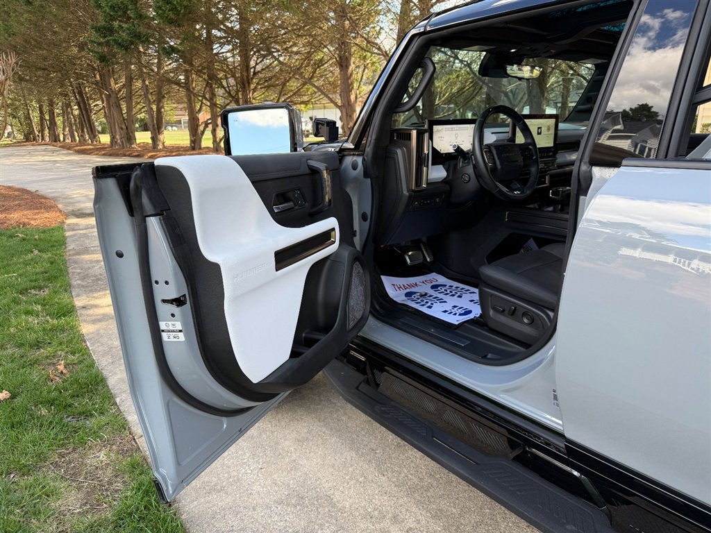 Used 2024 GMC Hummer EV 3X w/ LPO, Illumination Package image 49