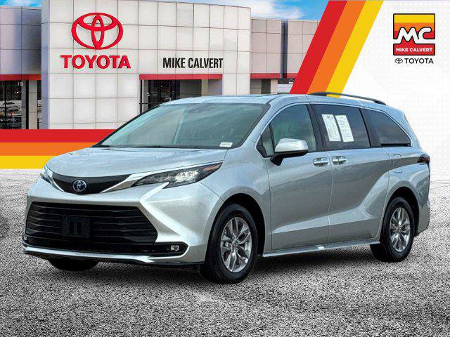 Certified 2025 Toyota Sienna XLE